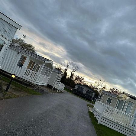 Villa Luxurious 6 Berth Swift Bordeaux On Lyons Robin Hood Rhyl Meliden Exterior foto